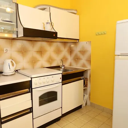 Apartment Tomasic With Balcony *