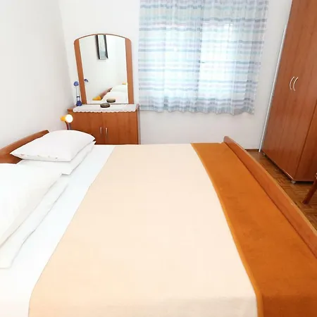 Apartment Tomasic With Balcony Baska (Krk)